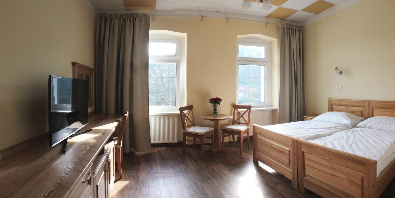 Hotel Orix Jachymov Bagian luar foto
