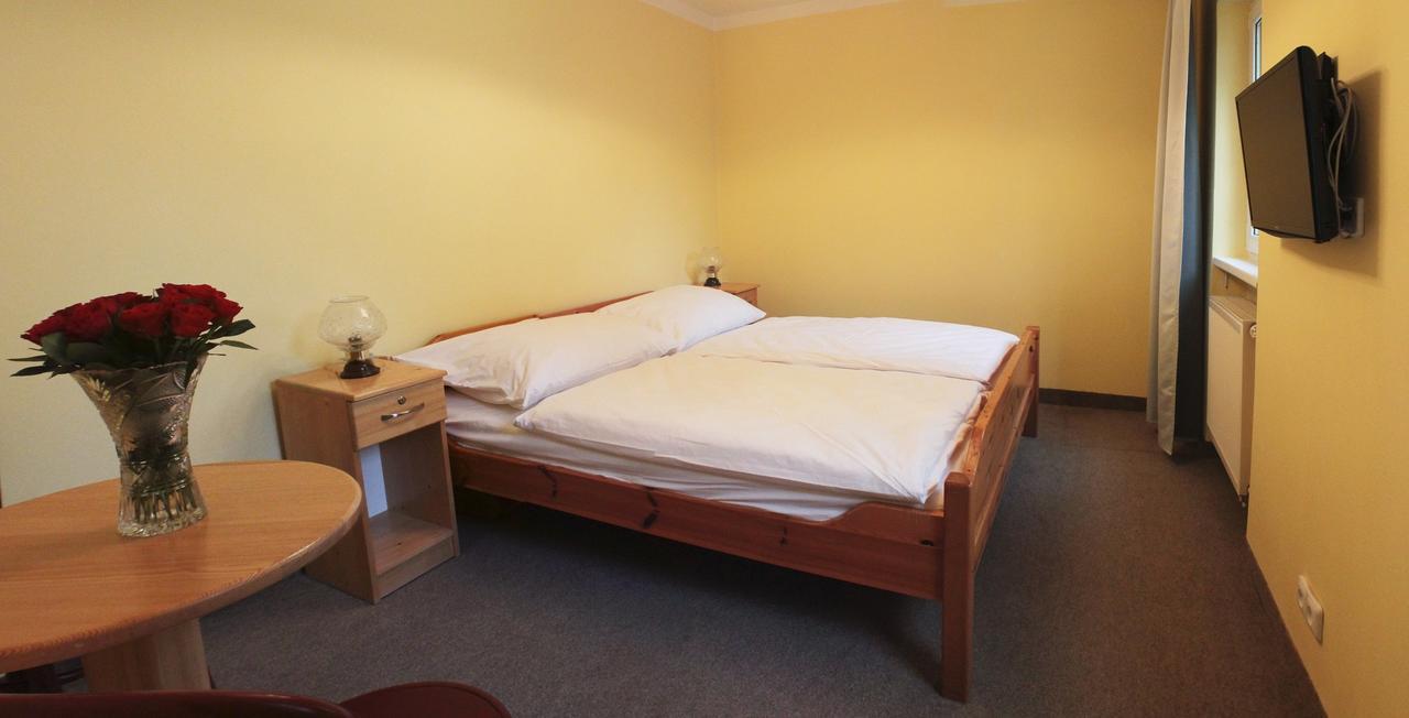 Hotel Orix Jachymov Bagian luar foto