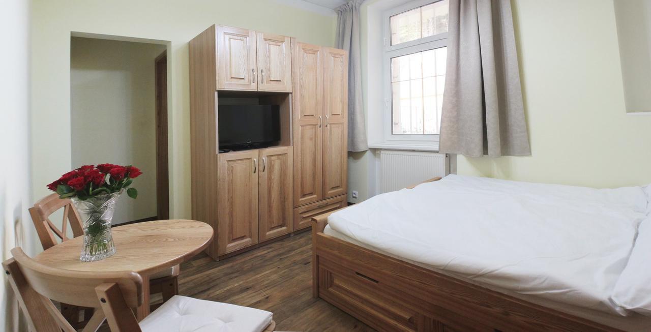 Hotel Orix Jachymov Bagian luar foto